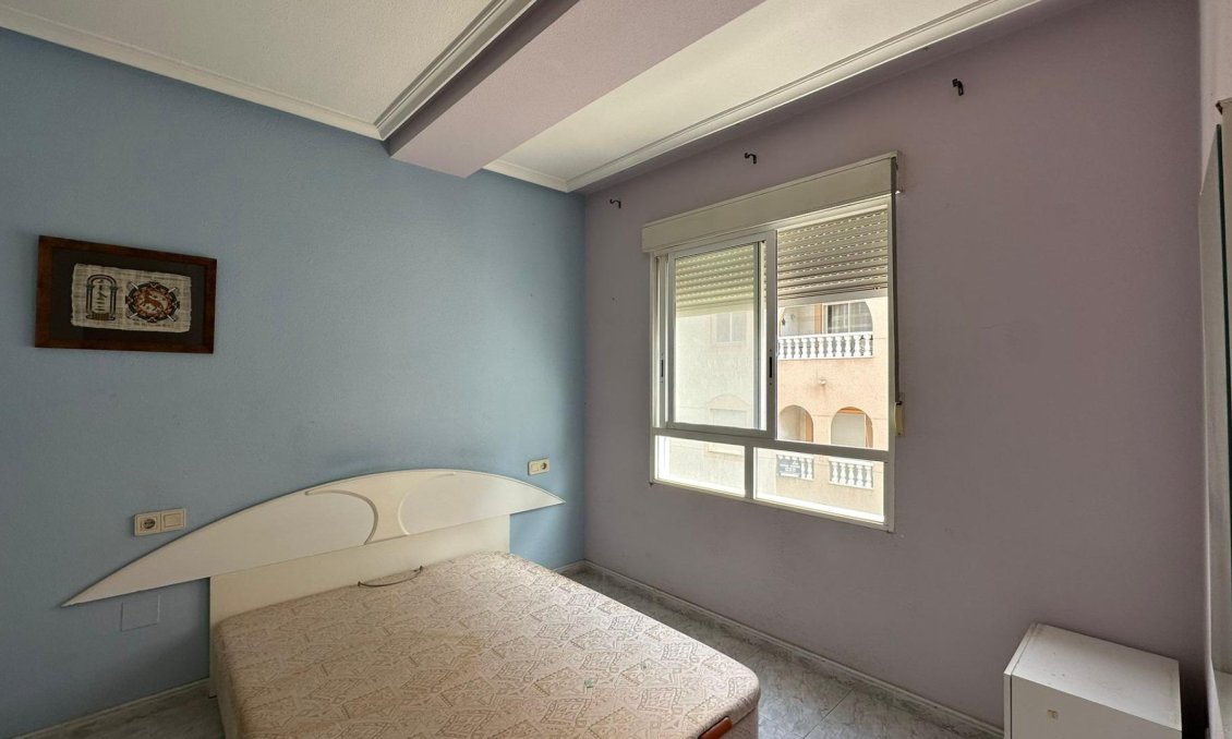 Használt Ingatlanok - Apartman -
Torrevieja - Estacion De Autobuses