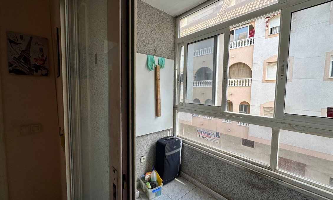 Használt Ingatlanok - Apartman -
Torrevieja - Estacion De Autobuses