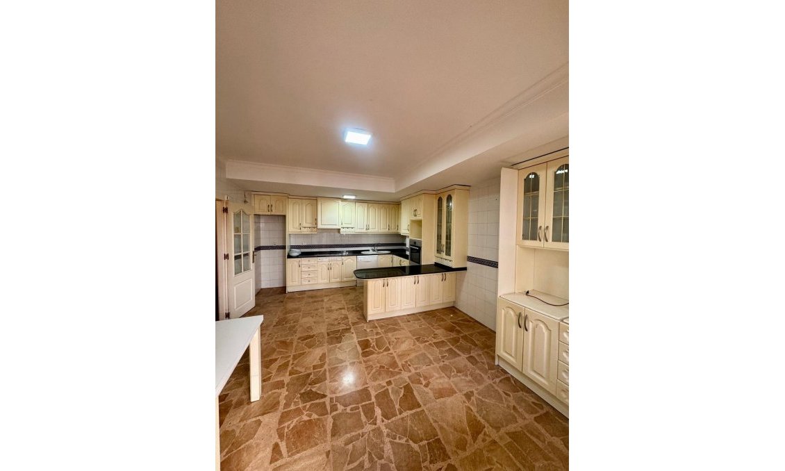 Használt Ingatlanok - Apartman -
Torrevieja - Centrum