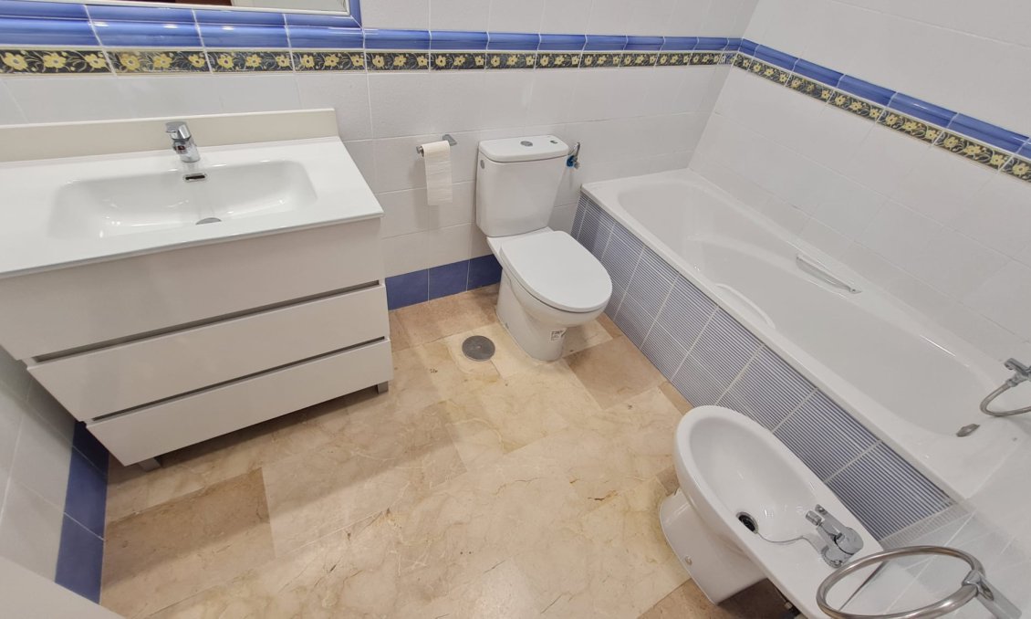 Használt Ingatlanok - Bungaló -
Villamartin - Costa Blanca