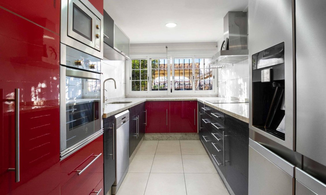 Resale - Town House -
Orihuela Costa - Los Almendros-la Florida