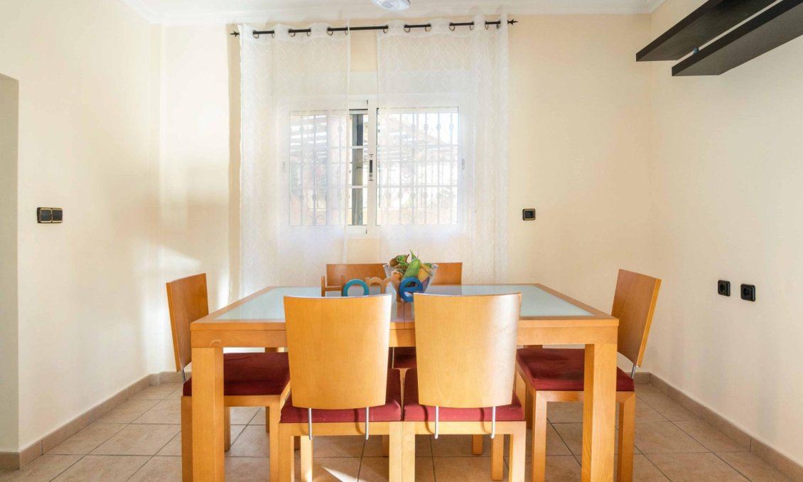 Resale - Town House -
Orihuela Costa - Los Almendros-la Florida