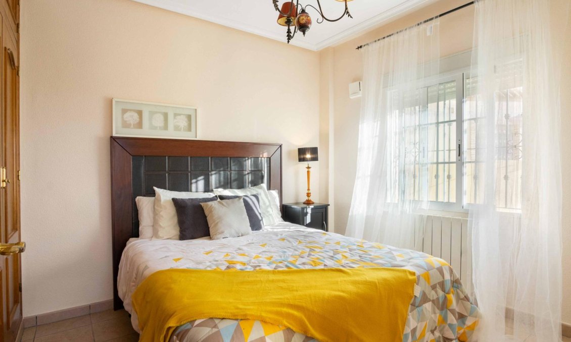 Resale - Town House -
Orihuela Costa - Los Almendros-la Florida