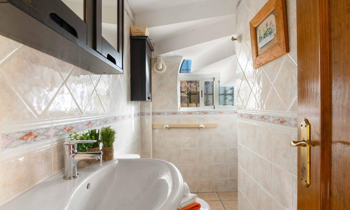 Resale - Town House -
Orihuela Costa - Los Almendros-la Florida