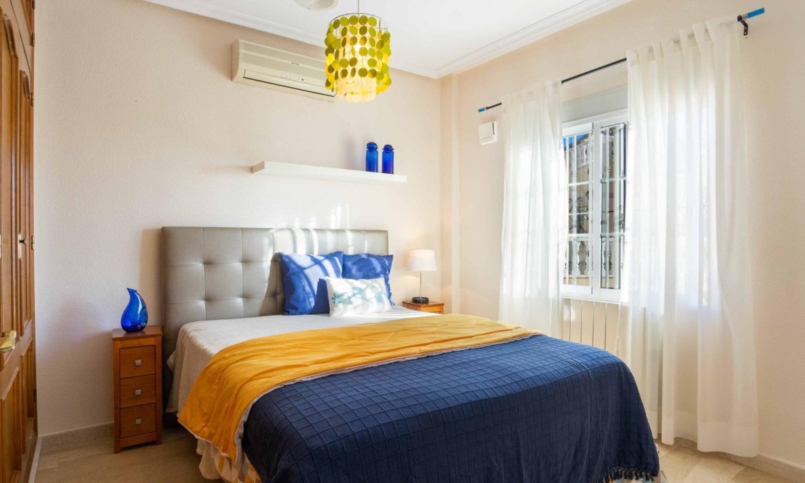 Resale - Town House -
Orihuela Costa - Los Almendros-la Florida