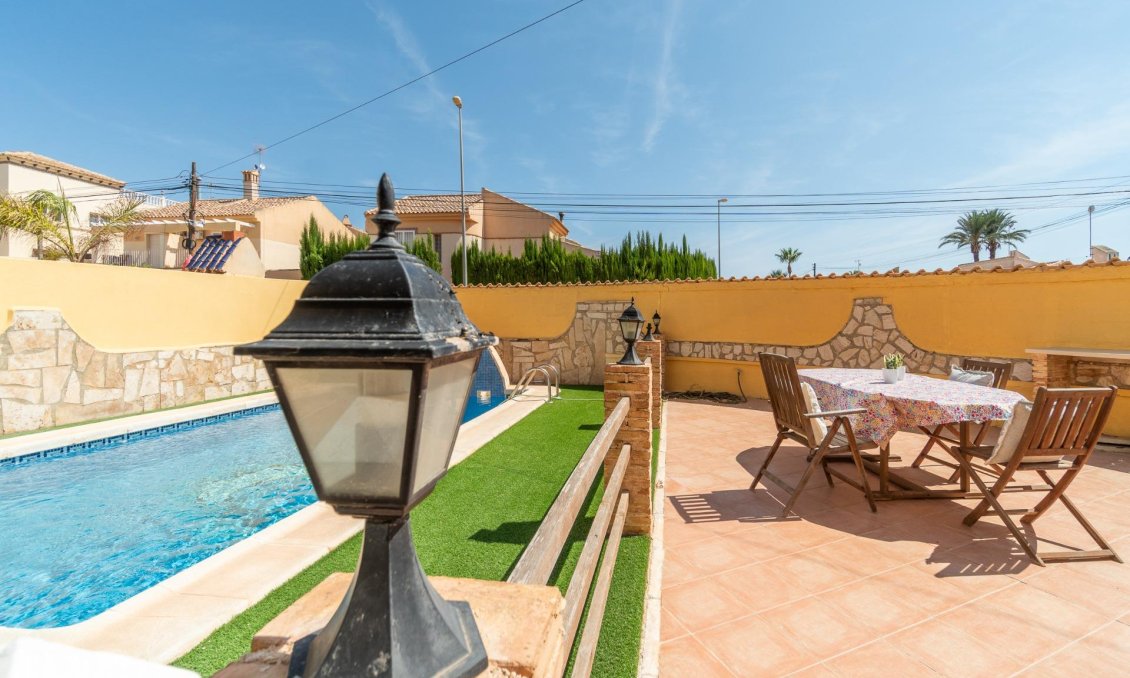 Resale - Town House -
Orihuela Costa - Los Almendros-la Florida