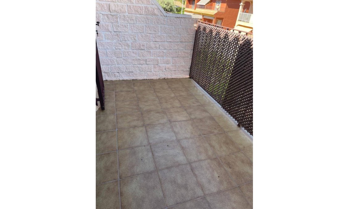 Revânzare - Town House -
Santiago de la Ribera - San Blas