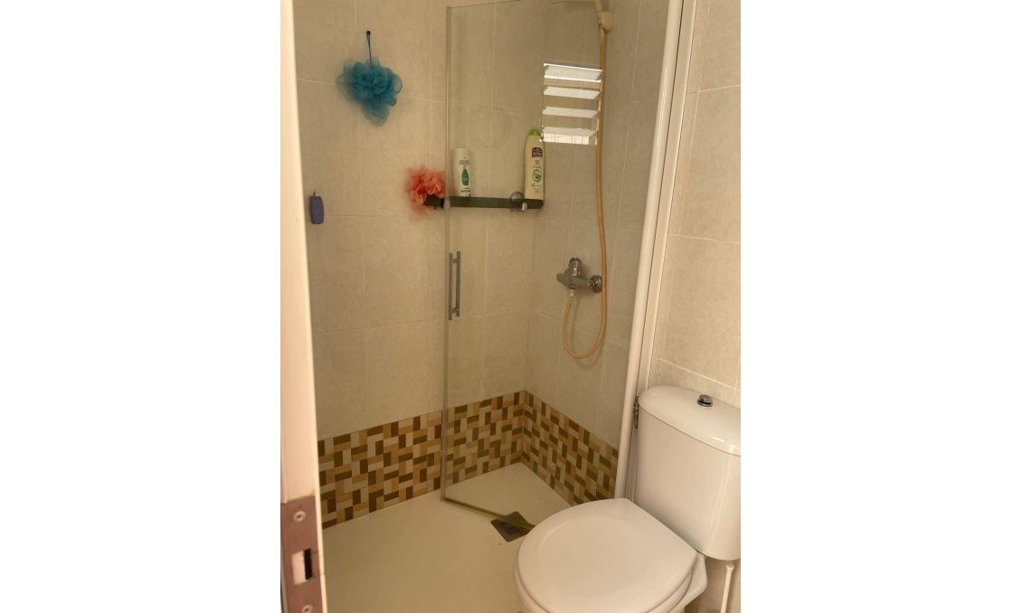 Revânzare - Town House -
Santiago de la Ribera - San Blas