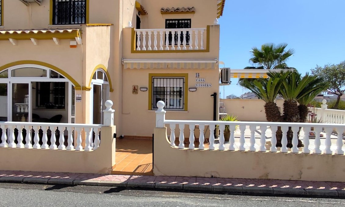 Segunda mano - Bungalow -
Orihuela - Urbanización Perla Del Mar