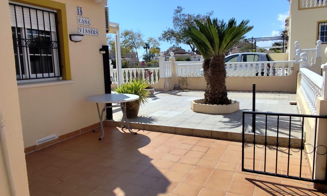 Segunda mano - Bungalow -
Orihuela - Urbanización Perla Del Mar