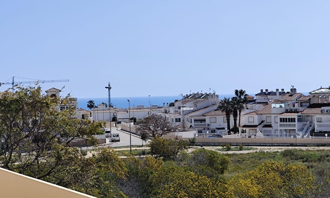 Segunda mano - Bungalow -
Orihuela - Urbanización Perla Del Mar