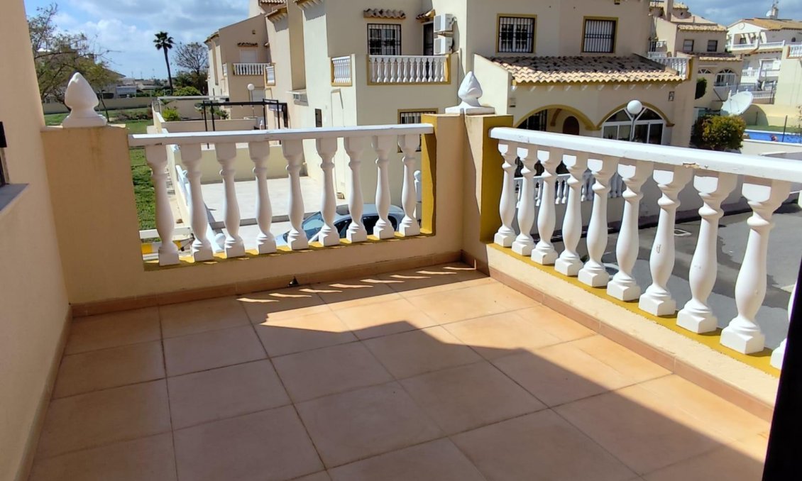 Segunda mano - Bungalow -
Orihuela - Urbanización Perla Del Mar