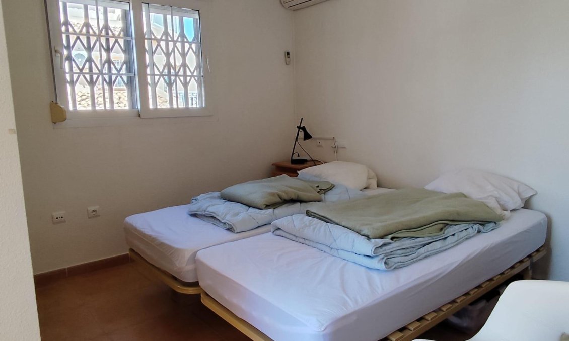 Segunda mano - Bungalow -
Orihuela - Urbanización Perla Del Mar