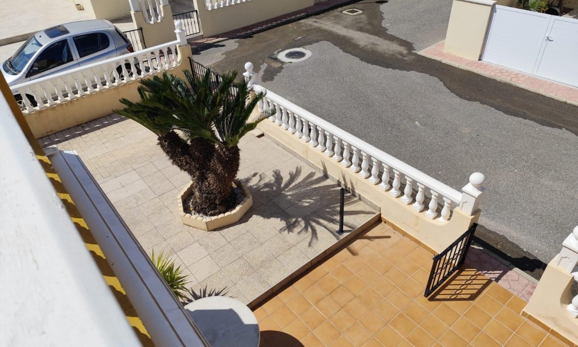 Segunda mano - Bungalow -
Orihuela - Urbanización Perla Del Mar