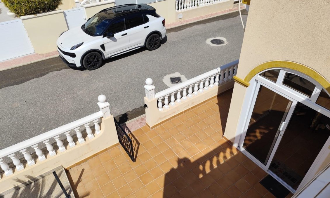 Segunda mano - Bungalow -
Orihuela - Urbanización Perla Del Mar