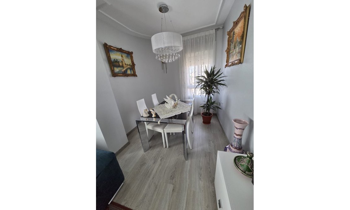 Használt Ingatlanok - Apartman -
Torrevieja - Costa Blanca