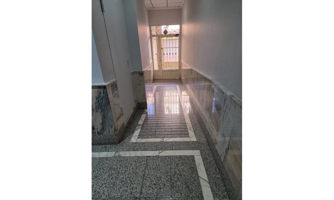 Használt Ingatlanok - Apartman -
Torrevieja - Costa Blanca