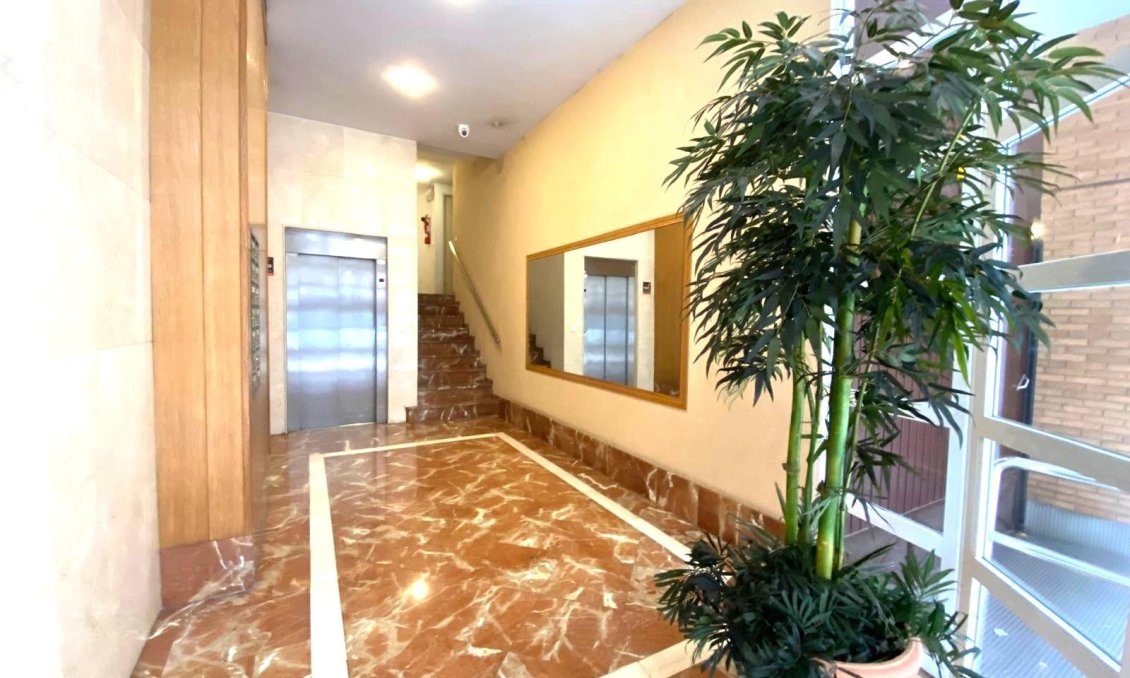 Resale - Apartment -
Alicante - Costa Blanca