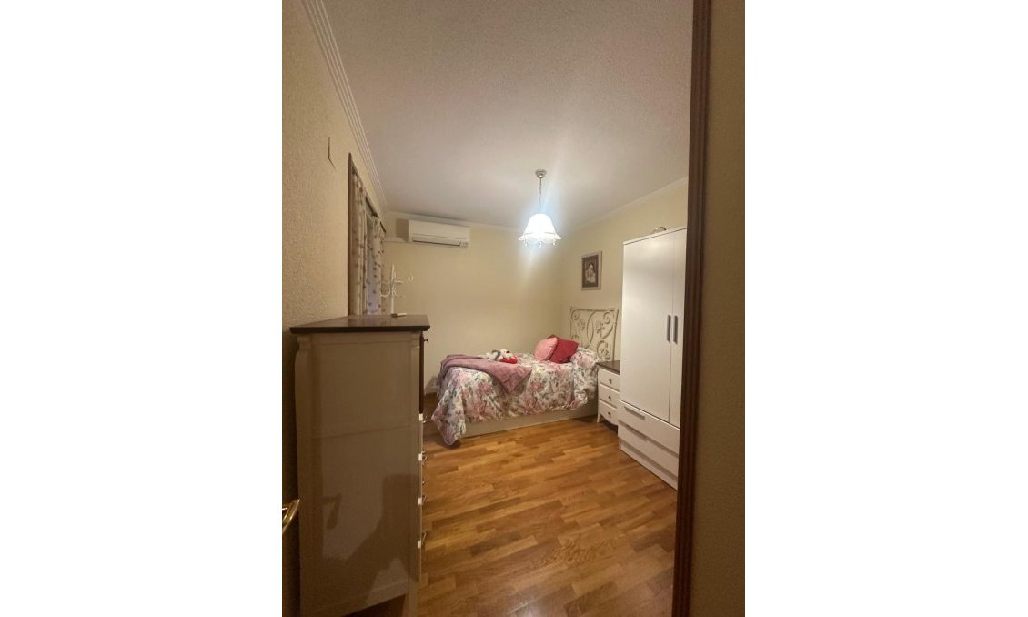 Használt Ingatlanok - Apartman -
Alicante - Costa Blanca