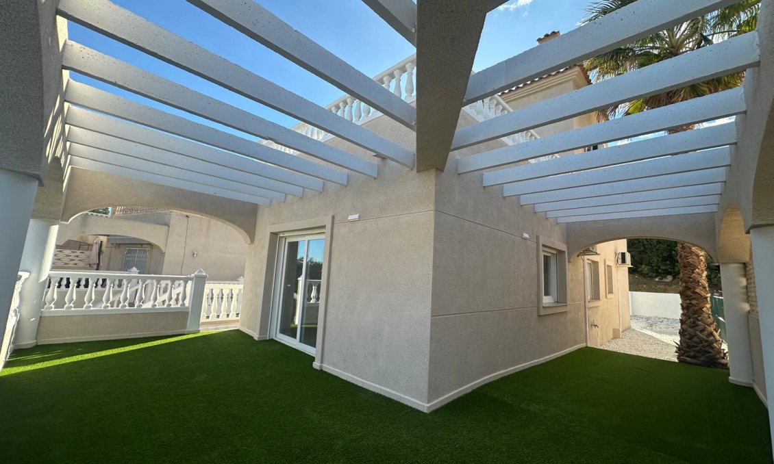 Használt Ingatlanok - Villa -
El Campello - Costa Blanca