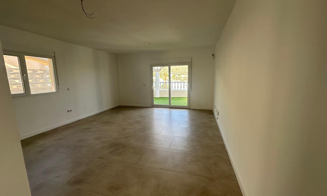 Használt Ingatlanok - Villa -
El Campello - Costa Blanca