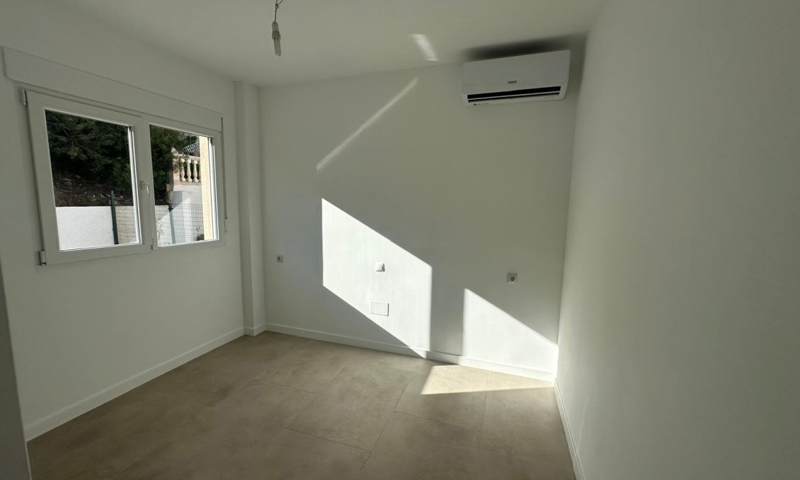 Használt Ingatlanok - Villa -
El Campello - Costa Blanca