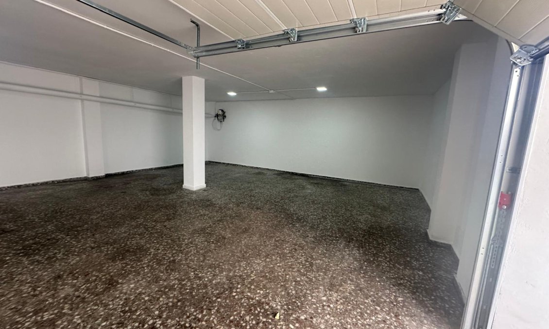 Használt Ingatlanok - Villa -
El Campello - Costa Blanca