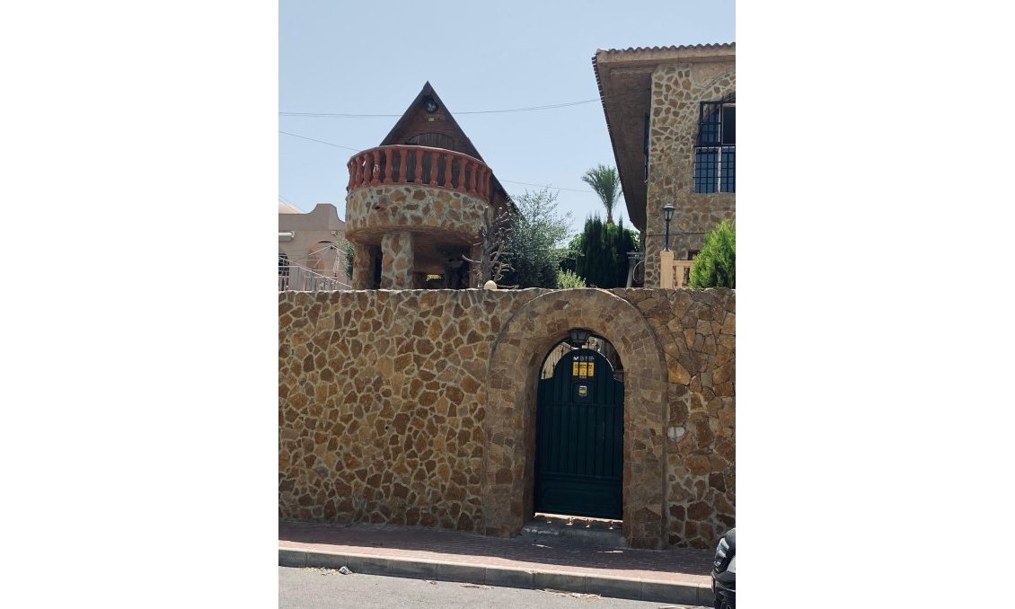 Használt Ingatlanok - Villa -
Torrevieja - Costa Blanca