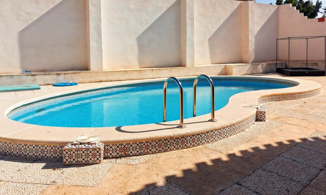 Használt Ingatlanok - Villa -
Torrevieja - Costa Blanca