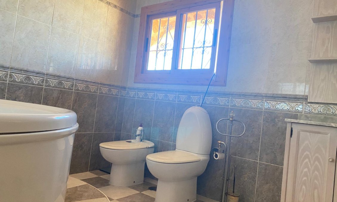 Használt Ingatlanok - Villa -
Torrevieja - Costa Blanca