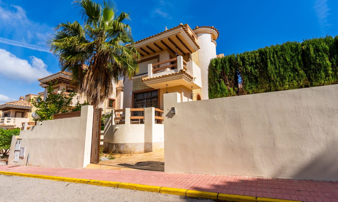 Használt Ingatlanok - Villa -
Orihuela Costa - Costa Blanca