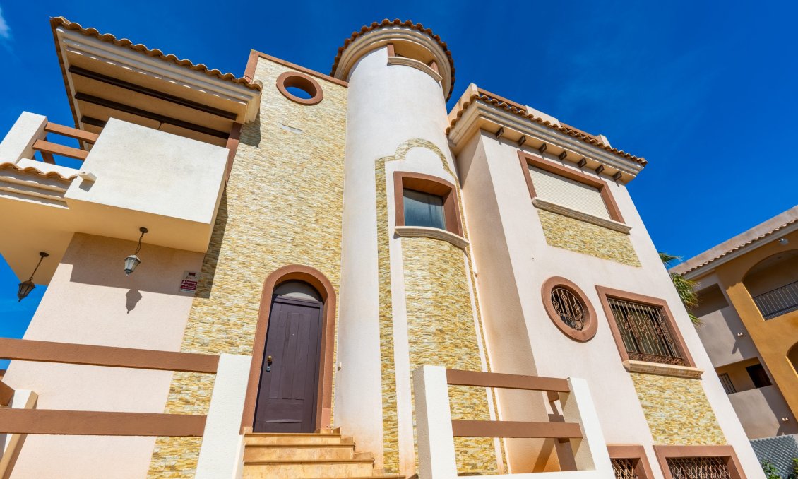 Használt Ingatlanok - Villa -
Orihuela Costa - Costa Blanca