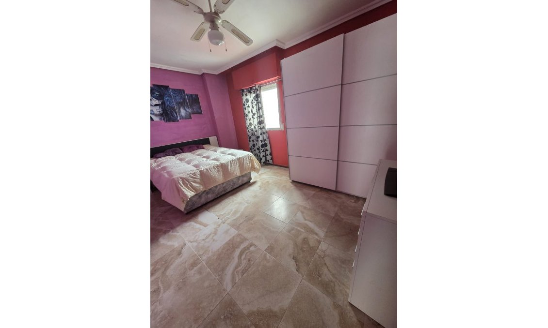 Használt Ingatlanok - Apartman -
Torrevieja - Costa Blanca