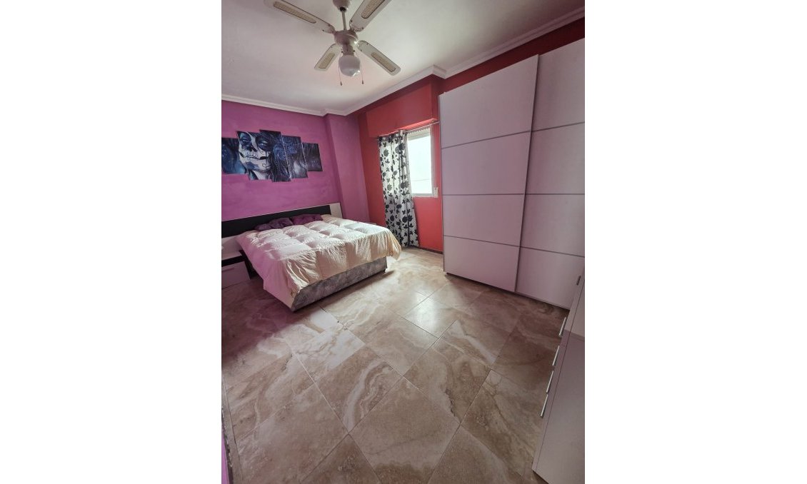 Használt Ingatlanok - Apartman -
Torrevieja - Costa Blanca