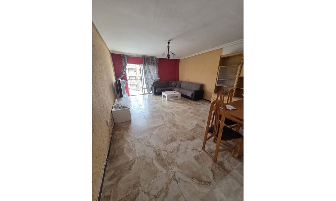 Használt Ingatlanok - Apartman -
Torrevieja - Costa Blanca