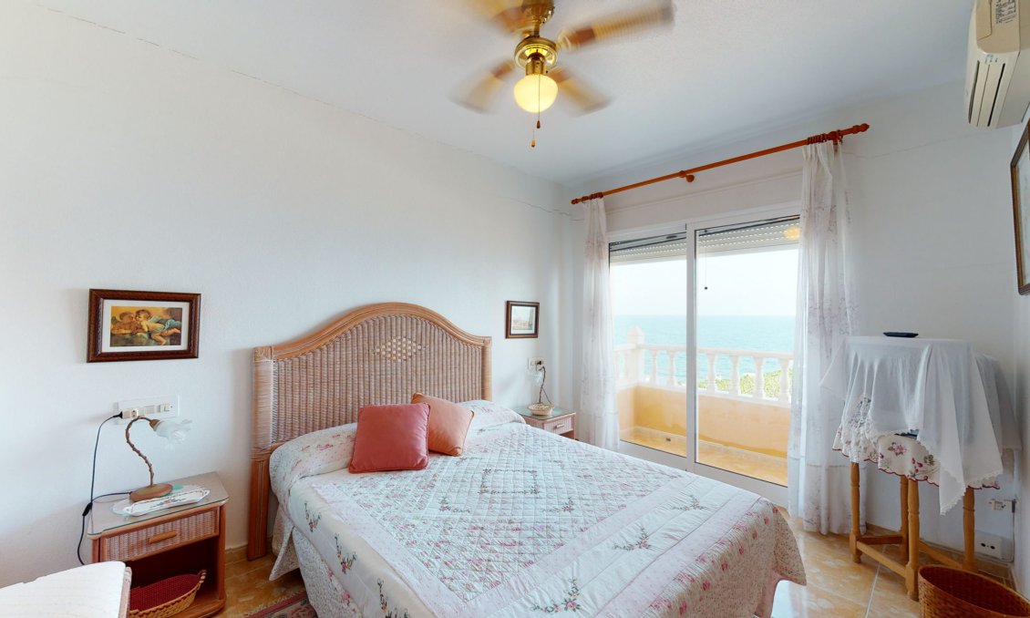 Használt Ingatlanok - Villa -
Orihuela Costa - Costa Blanca