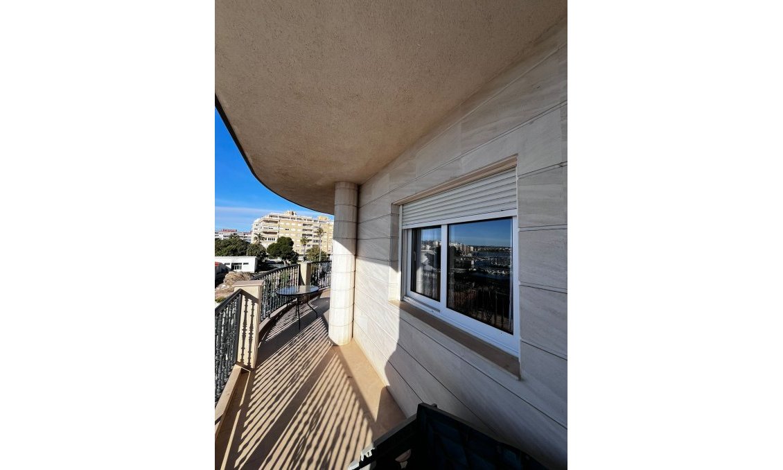 Wiederverkauf - Wohnung -
Torrevieja - Costa Blanca