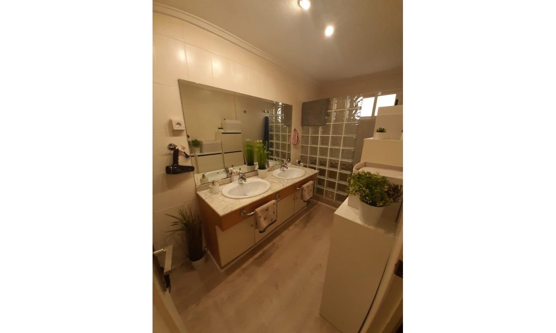 Használt Ingatlanok - Apartman -
Torrevieja - Costa Blanca