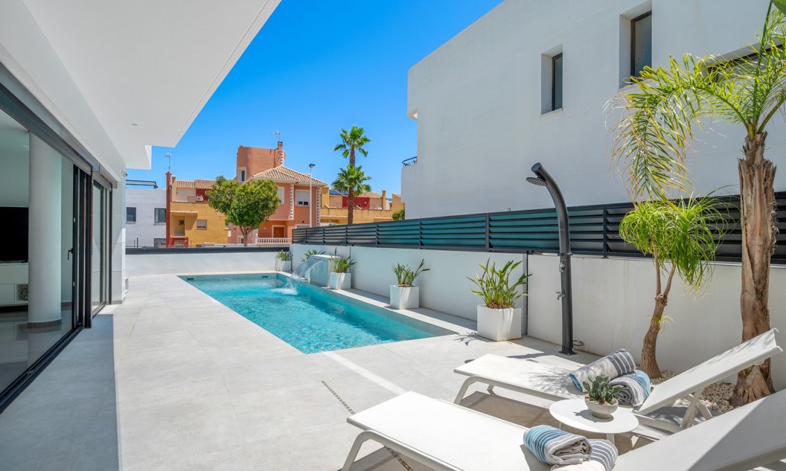 Használt Ingatlanok - Villa -
Guardamar del Segura - Costa Blanca