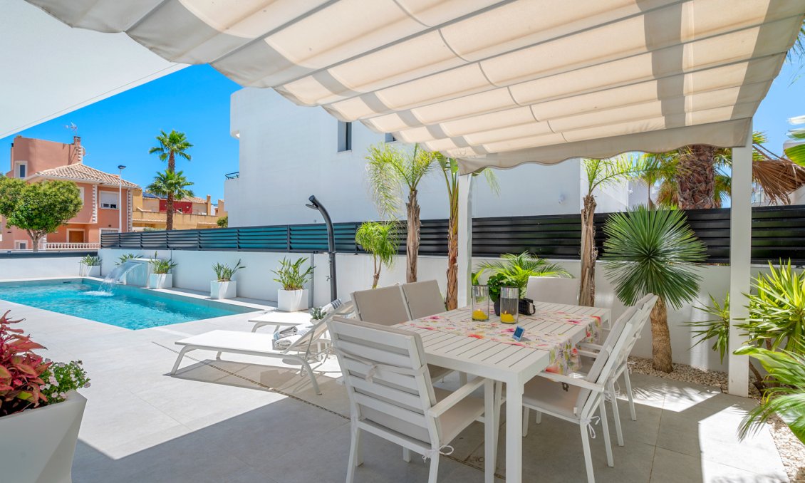 Használt Ingatlanok - Villa -
Guardamar del Segura - Costa Blanca