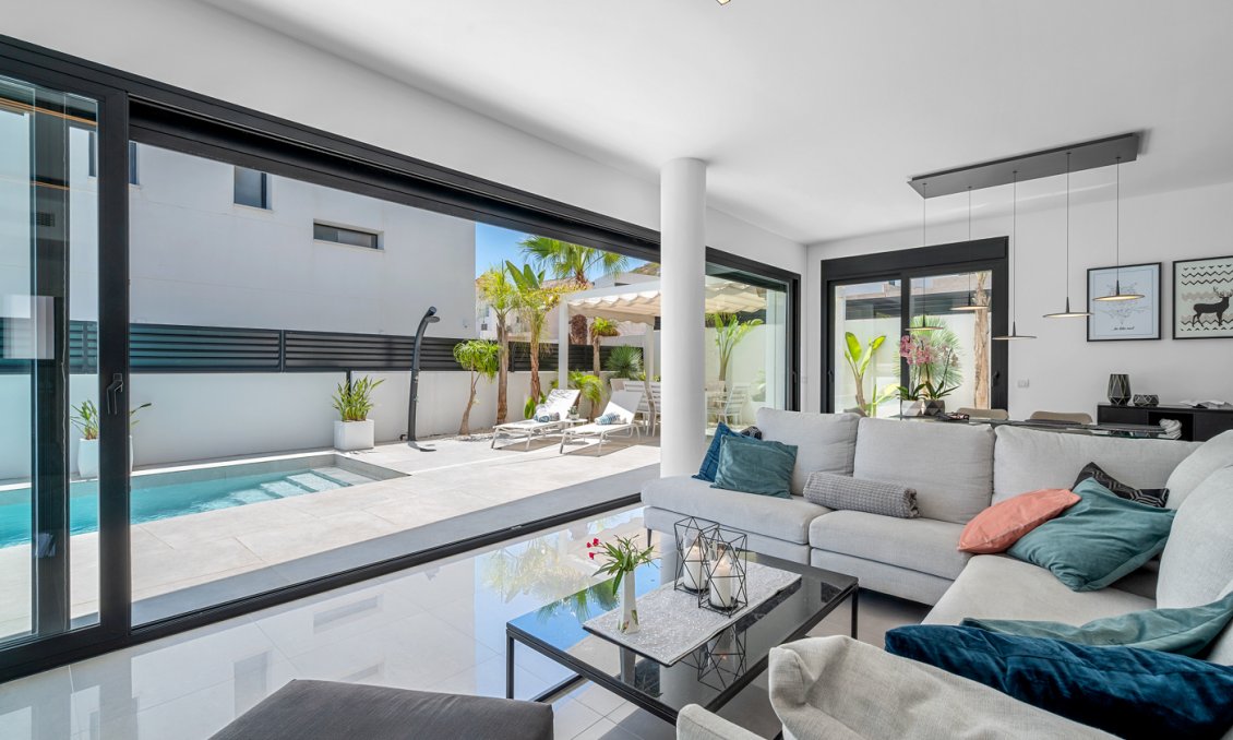 Használt Ingatlanok - Villa -
Guardamar del Segura - Costa Blanca