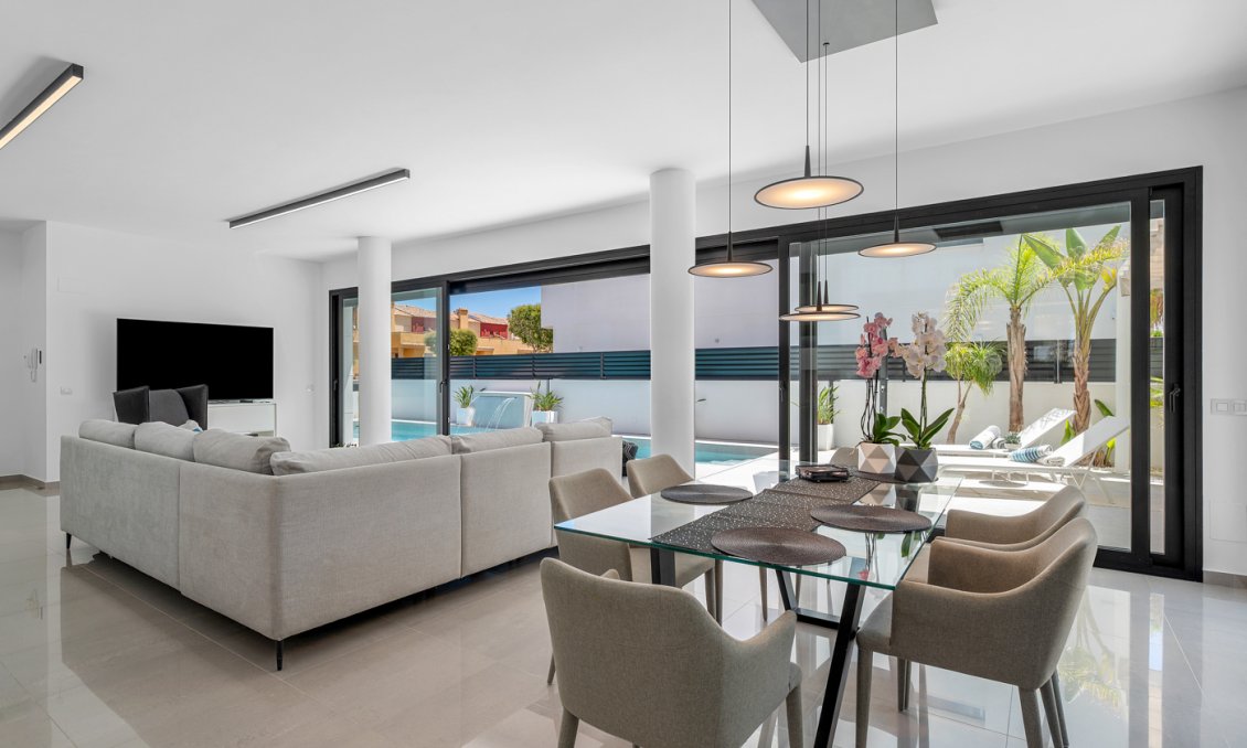 Használt Ingatlanok - Villa -
Guardamar del Segura - Costa Blanca