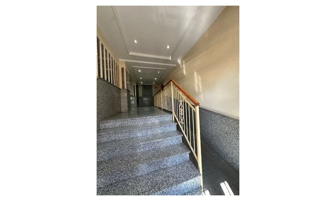 Használt Ingatlanok - Apartman -
Torrevieja - Costa Blanca