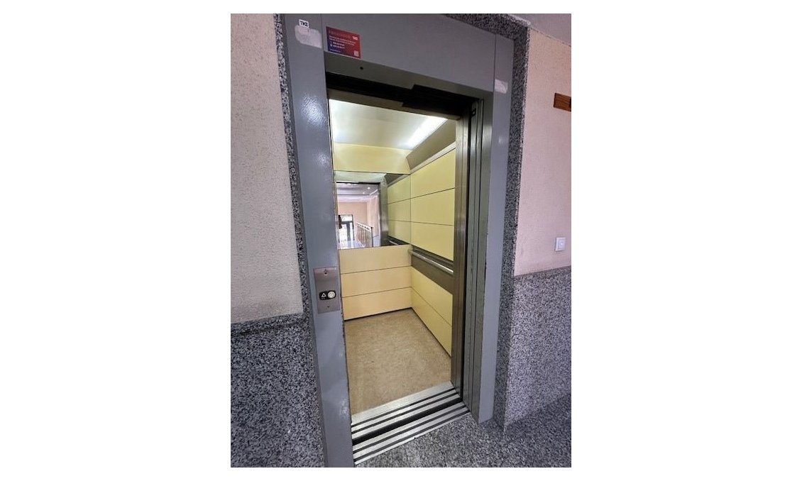 Használt Ingatlanok - Apartman -
Torrevieja - Costa Blanca