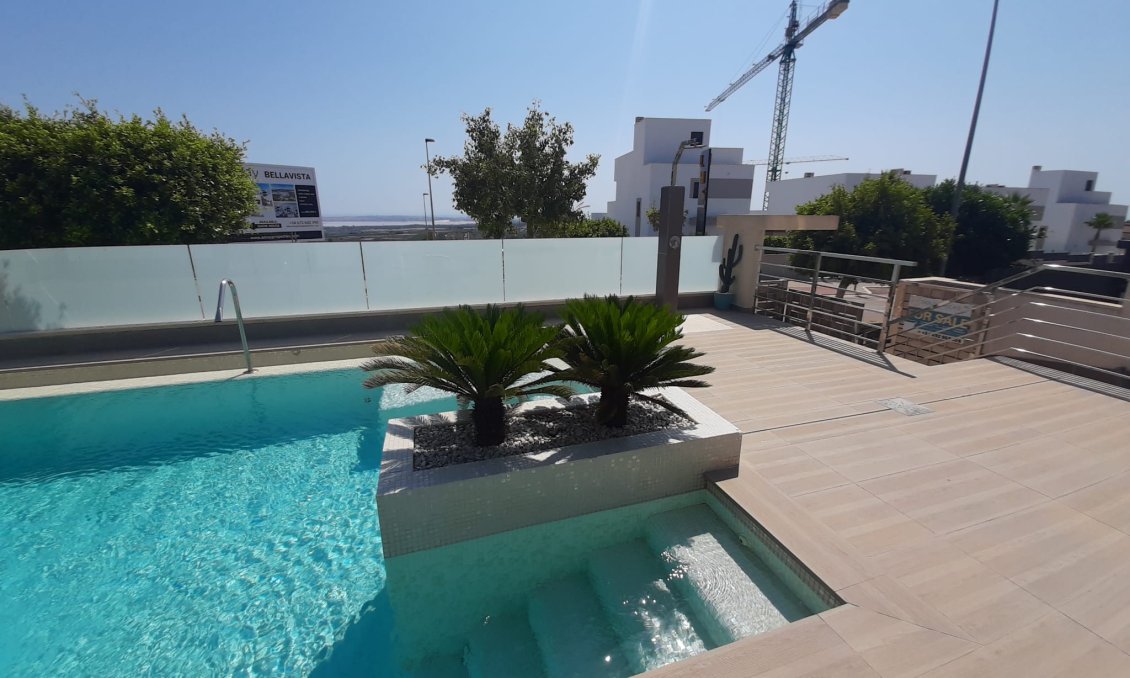 Használt Ingatlanok - Villa -
San Miguel de Salinas - Inland