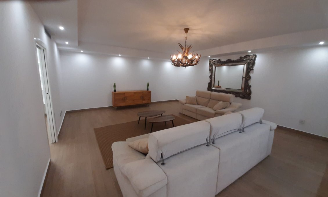 Használt Ingatlanok - Villa -
San Miguel de Salinas - Inland