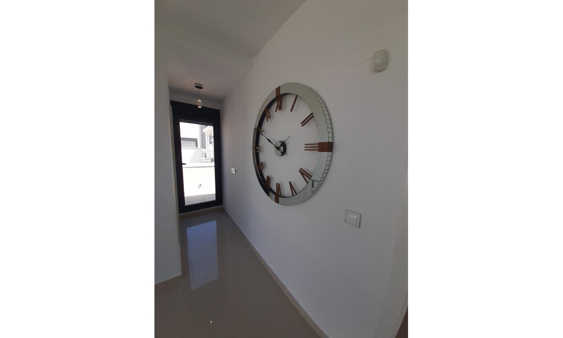 Használt Ingatlanok - Villa -
San Miguel de Salinas - Inland