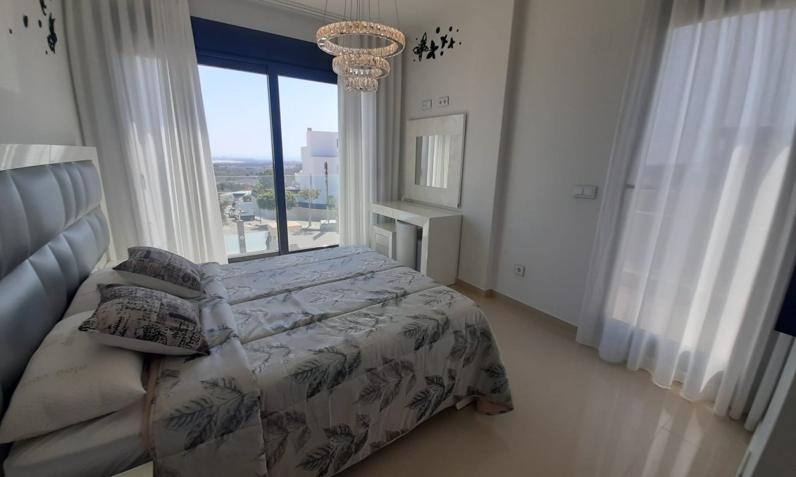 Használt Ingatlanok - Villa -
San Miguel de Salinas - Inland