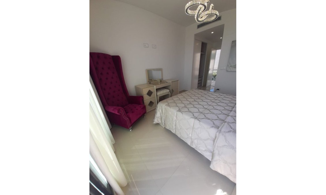 Használt Ingatlanok - Villa -
San Miguel de Salinas - Inland