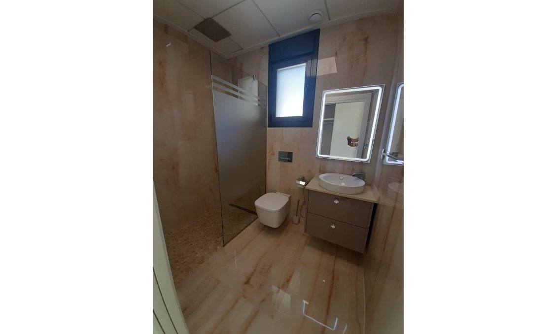 Használt Ingatlanok - Villa -
San Miguel de Salinas - Inland